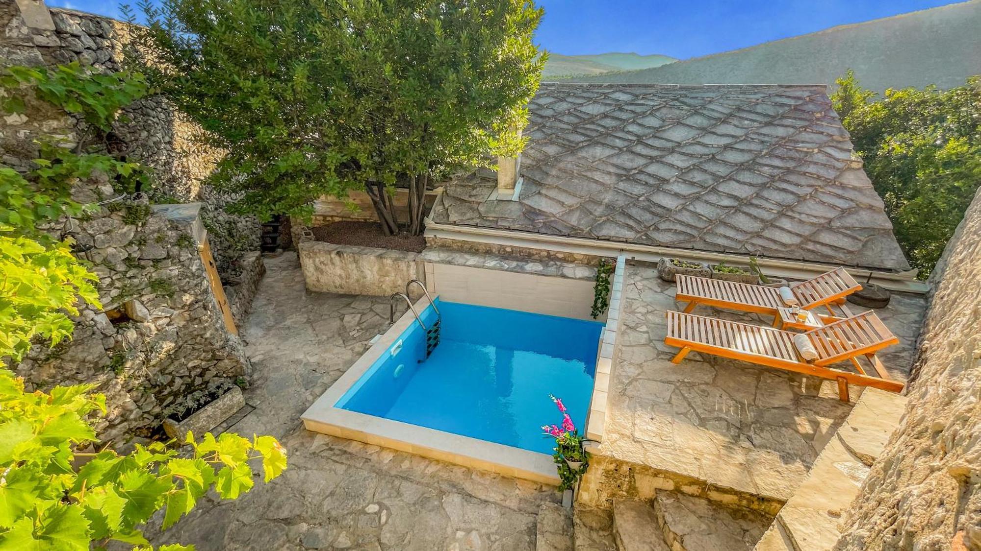 Villa Historic With Pool And Incredible Views On The River And Landmarks